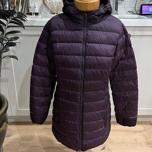 EUC Eddie Bauer 650 fil purple hooded puffer coat with side zip pockets